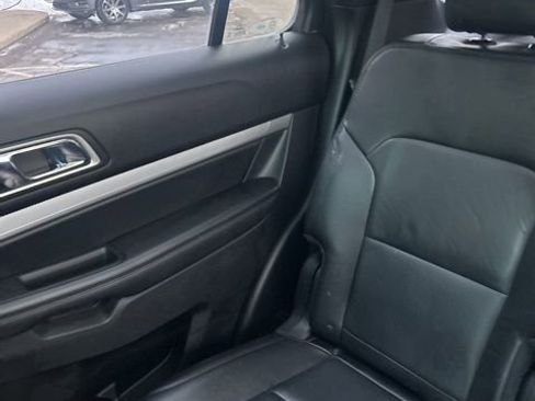 Used 2016 Ford Explorer XLT w/ Equipment Group 202A image 32