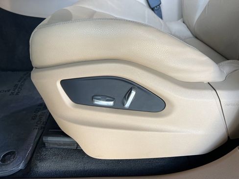 Used 2020 Porsche Cayenne image 30