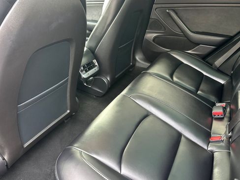 Used 2019 Tesla Model 3 Standard Range Plus image 12