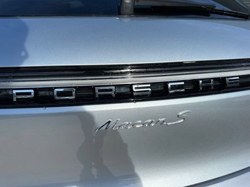 Certified 2026 Porsche Macan S AWD/4WD image 12