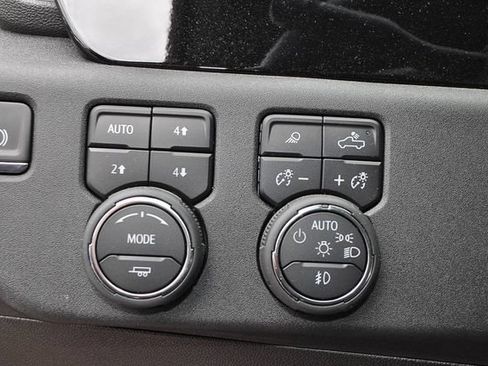 Used 2024 Chevrolet Silverado 2500 LTZ w/ LTZ Convenience Package AWD/4WD image 29