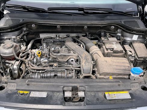 Used 2024 Volkswagen Taos SE FWD image 10
