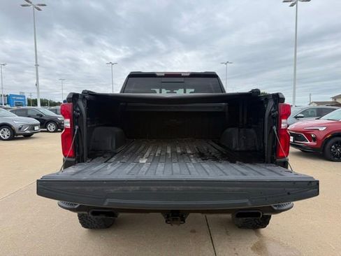 Used 2020 Chevrolet Silverado 1500 LT Trail Boss w/ Midnight Edition AWD/4WD image 5