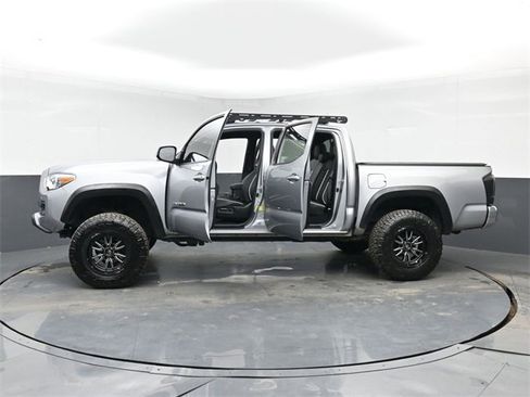 Used 2021 Toyota Tacoma TRD Off-Road image 56