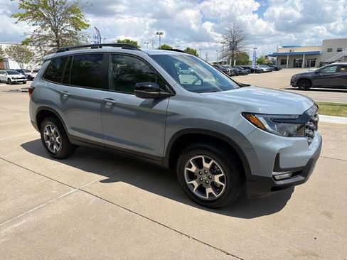 Used 2023 Honda Passport TrailSport image 7