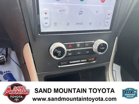 Used 2022 Ford Edge ST-Line AWD/4WD image 21