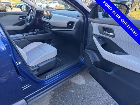 Used 2023 Nissan Rogue SV image 13