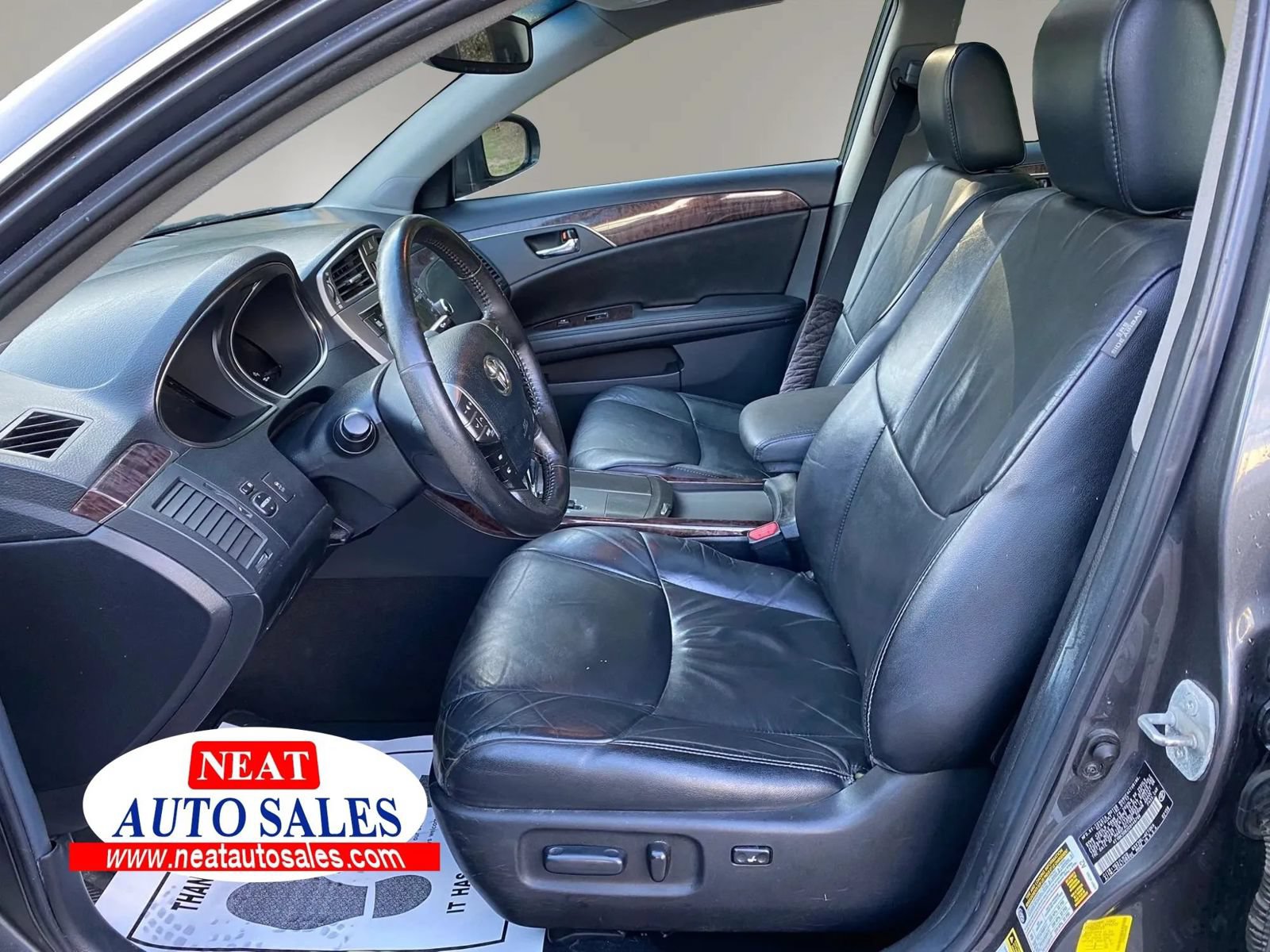 Used 2012 Toyota Avalon FWD image 6