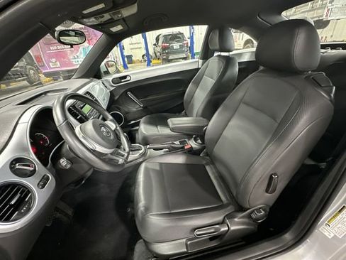 Used 2013 Volkswagen Beetle 2.5 image 17