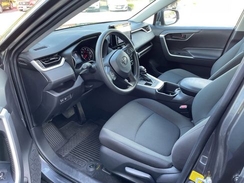Used 2022 Toyota RAV4 LE image 11