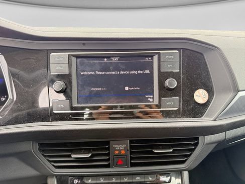 Used 2024 Volkswagen Jetta SE FWD image 24