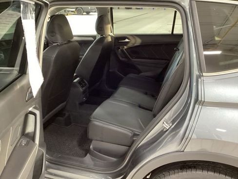 Certified 2024 Volkswagen Tiguan SE image 12