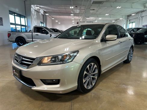 Used 2014 Honda Accord Sport image 3