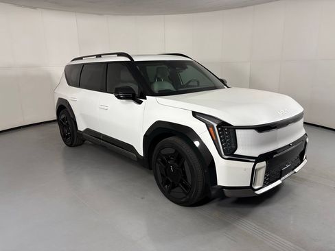 Used 2024 Kia EV9 GT-Line AWD/4WD image 2