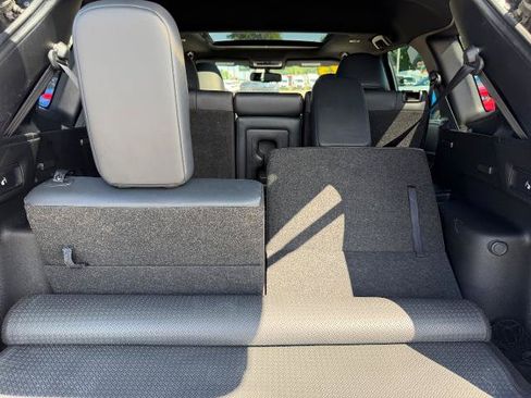 Used 2023 Mitsubishi Outlander AWD image 17
