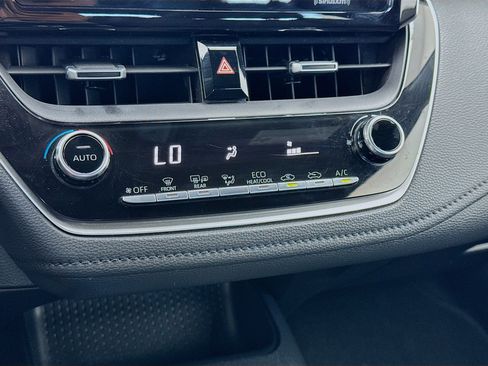 Used 2021 Toyota Corolla SE w/ Carpet Mat Package (TMS) FWD image 12