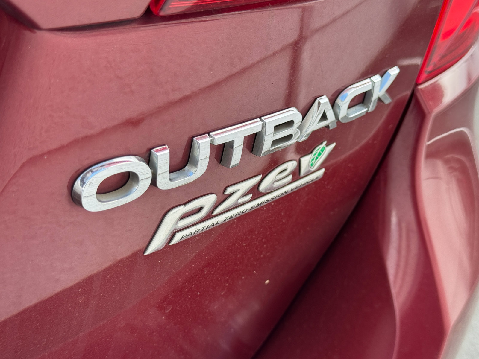 Used 2017 Subaru Outback 2.5i Premium AWD/4WD image 2