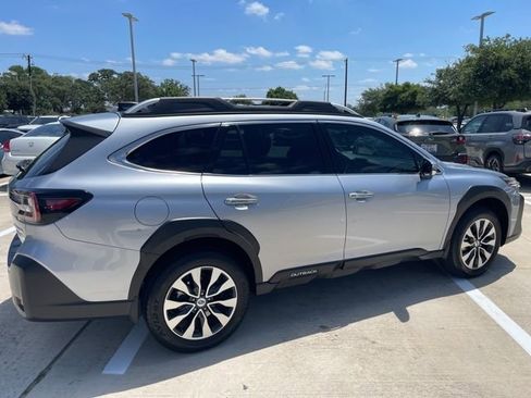 Used 2023 Subaru Outback Touring AWD/4WD image 3