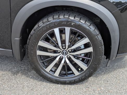 Certified 2024 Nissan Pathfinder Platinum w/ Cargo Package FWD image 11