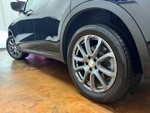 Used 2018 Maserati Levante AWD/4WD image 41