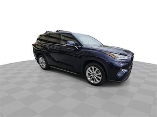 Used 2021 Toyota Highlander Limited video 2