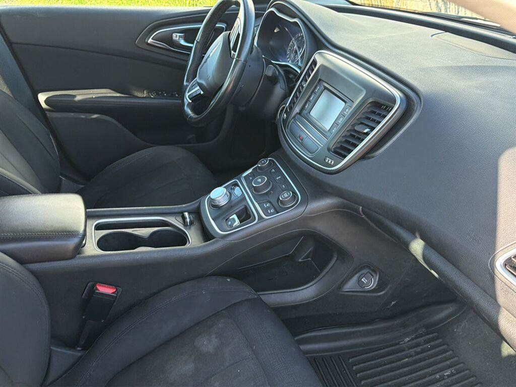 Used 2015 Chrysler 200 Limited w/ Convenience Group FWD image 18
