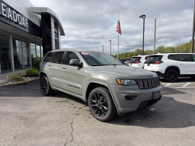 Used 2021 Jeep Grand Cherokee Laredo X AWD/4WD image 7