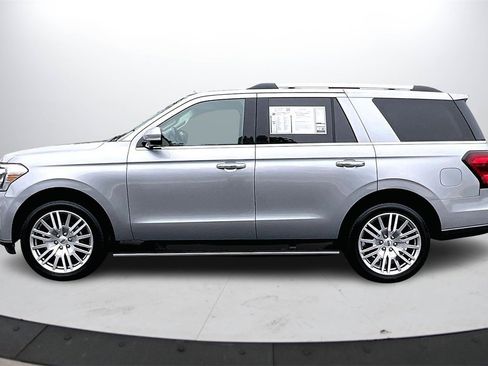 Used 2024 Ford Expedition Limited image 6