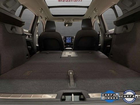 Used 2025 Volvo XC40 B5 Plus image 88