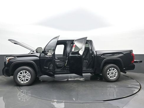 New 2026 Toyota Tundra SR5 w/ SR5 Convenience Package AWD/4WD image 32