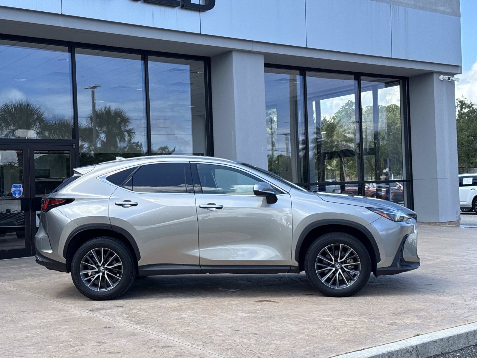 Used 2023 Lexus NX 350 AWD image 2