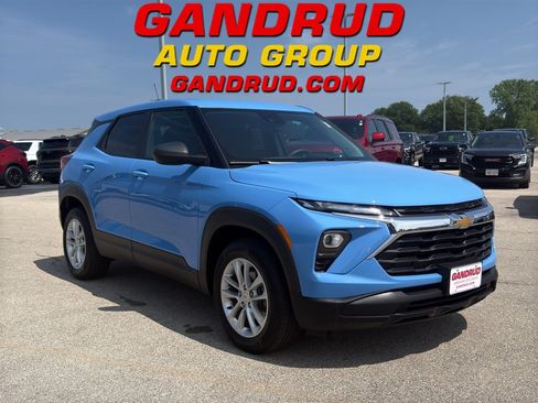 Certified 2024 Chevrolet TrailBlazer LS w/ LS Convenience Package FWD image 1