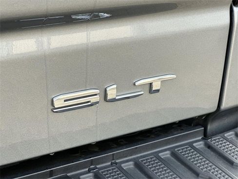 Used 2024 GMC Sierra 1500 SLT w/ SLT Premium Plus Package image 31