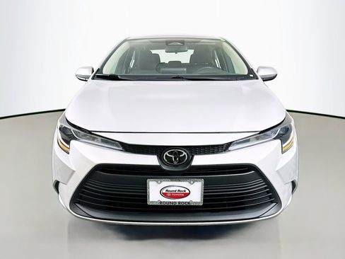 Used 2024 Toyota Corolla LE image 2