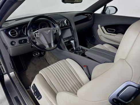 Used 2018 Bentley Continental GT image 5