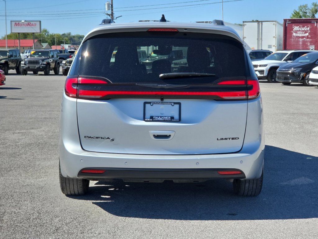 Certified 2026 Chrysler Pacifica Limited w/ S Appearance Package FWD image 6