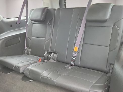 Used 2017 Chevrolet Suburban Premier RWD image 9