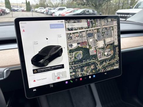 Used 2025 Tesla Model Y Long Range image 35