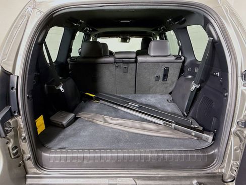 Certified 2020 Lexus GX 460 Premium w/ Premium Package image 27