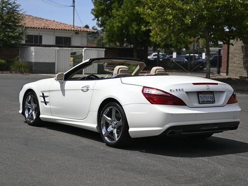 Used 2013 Mercedes-Benz SL 550 image 11