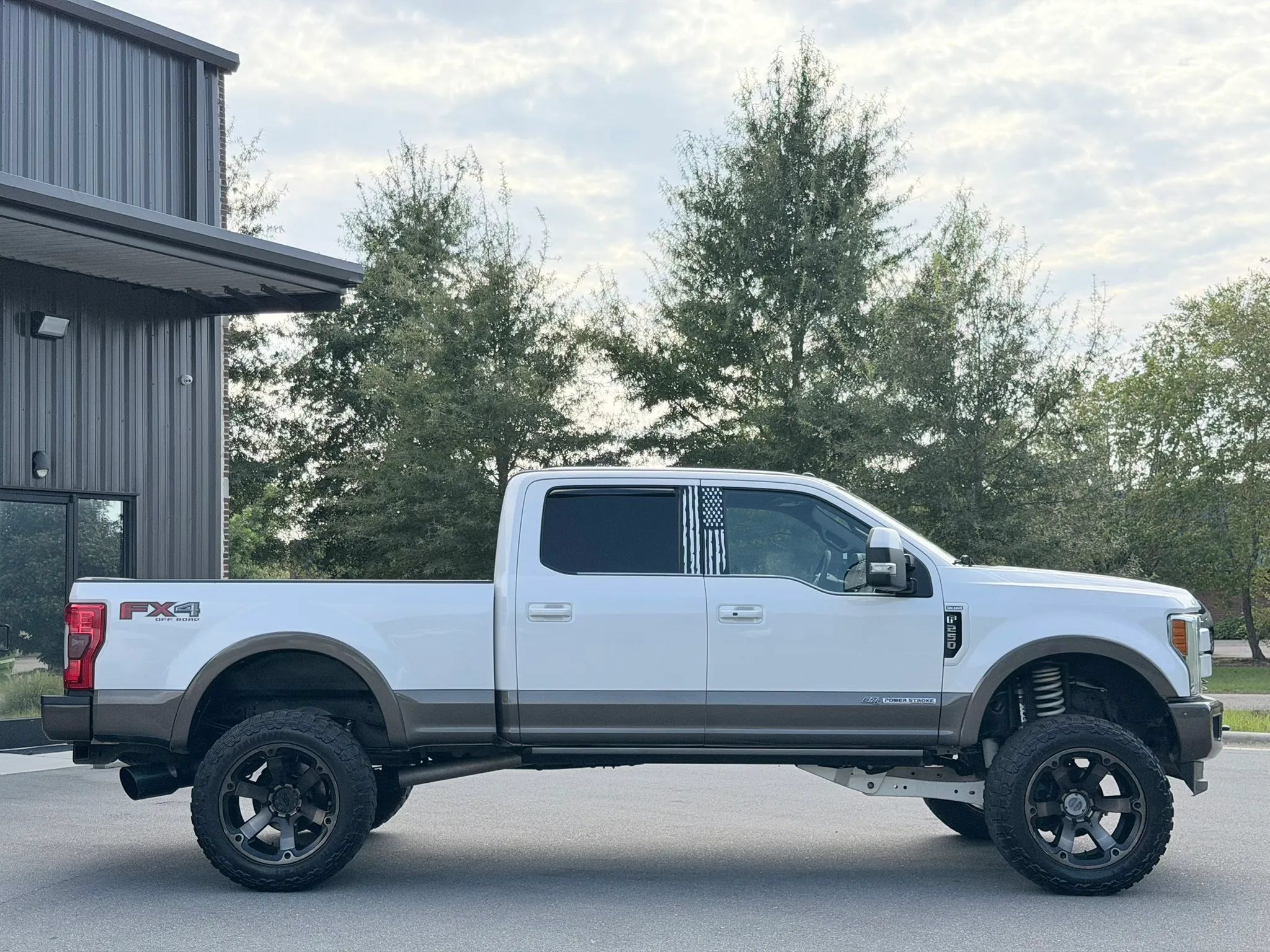 Used 2017 Ford F250 King Ranch w/ King Ranch Ultimate Package AWD/4WD image 2