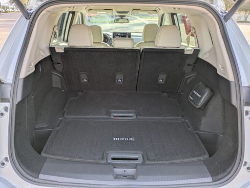 Certified 2025 Nissan Rogue SL image 13