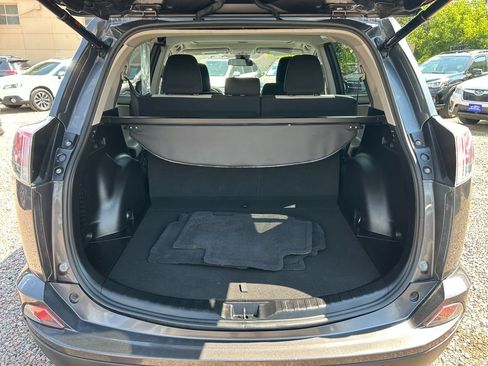 Used 2018 Toyota RAV4 XLE AWD/4WD image 19