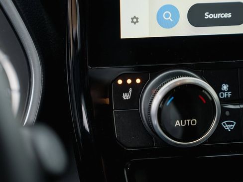 Certified 2023 Toyota Highlander Bronze Edition image 32