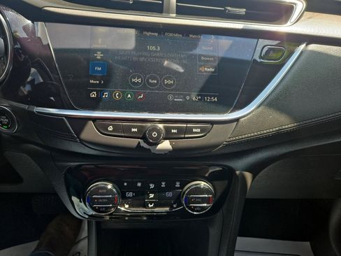 Used 2022 Buick Encore GX Essence w/ Advanced Technology Package FWD image 9