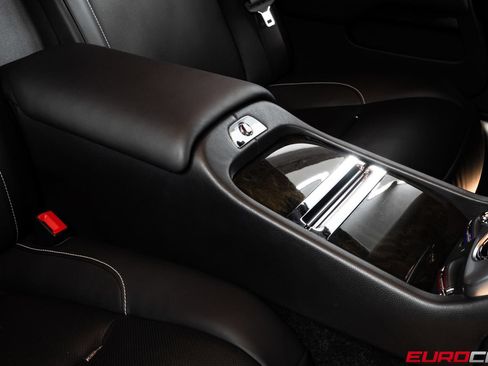 Used 2016 Rolls-Royce Wraith RWD image 32