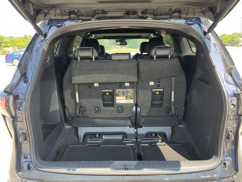 Used 2025 Toyota Sienna XSE FWD image 11