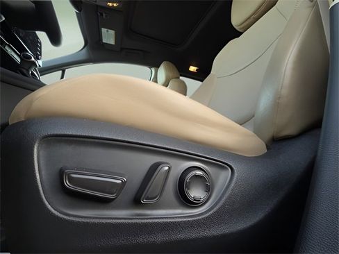 Used 2022 Toyota Sienna XLE image 20