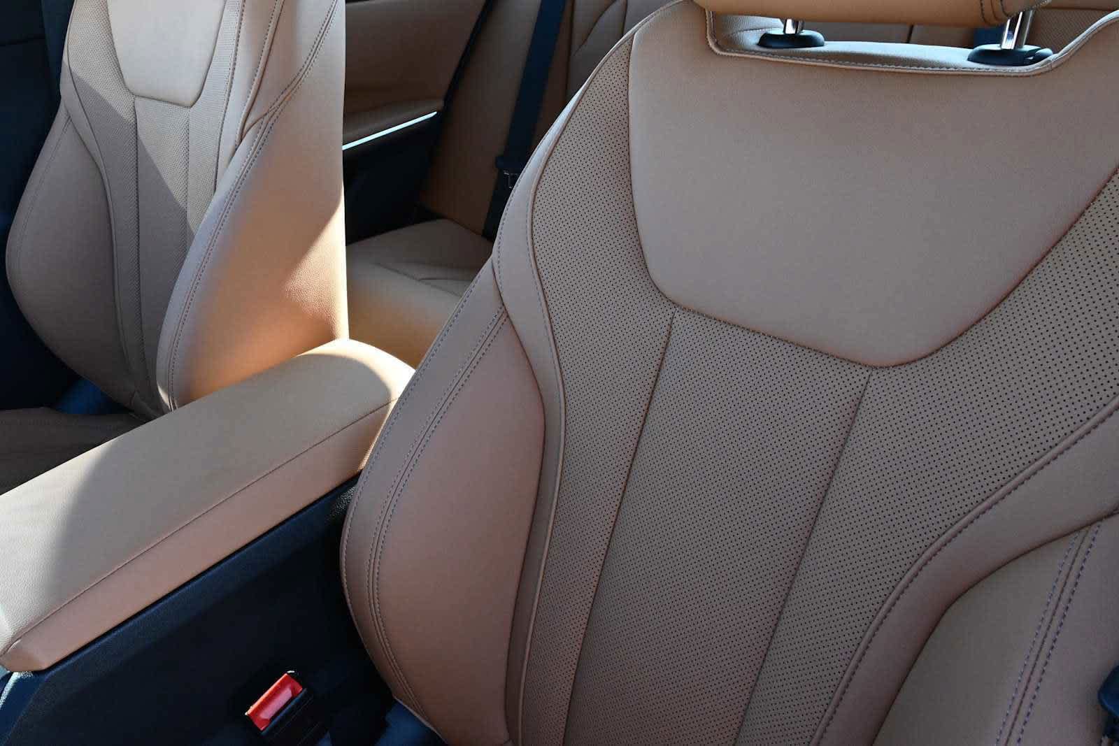 Used 2026 BMW 330i Sedan w/ M Sport Package RWD image 9