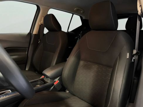 Used 2022 Nissan Kicks SV w/ Interior Electronics Package FWD image 13